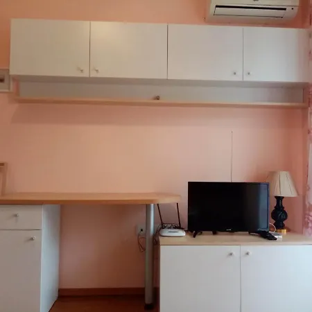 Студио 28 *