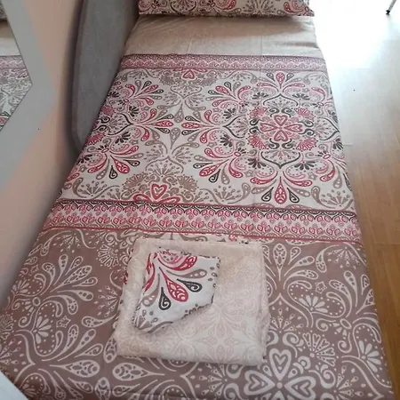 Студио 28 Apartment Elenite